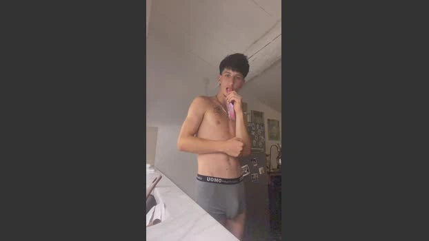 Leonardo250606 13-06-2026 Male Cap Porn show Naked ass