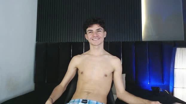 Logan_Steel 16-06-2026 Male Cap Topless fingering fuck fingering