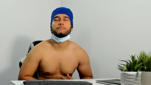 ander_montoya 18-06-2026 Male Cap show lick lovense Topless