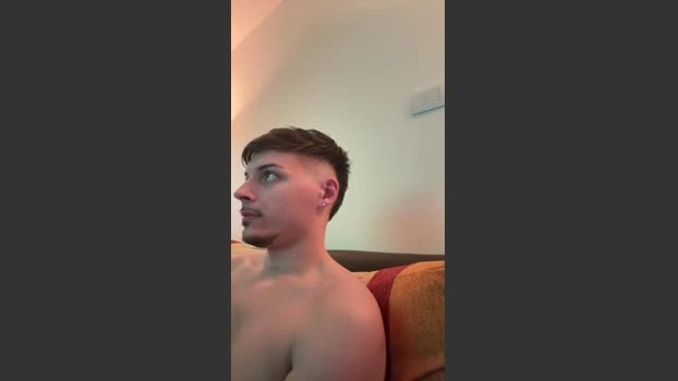 ThomasRM98 21-06-2026 Male Cap legs Nude wank show