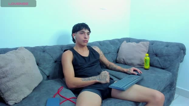 KroyWave 22-06-2026 Male Cap gay playtime jerkoff natural