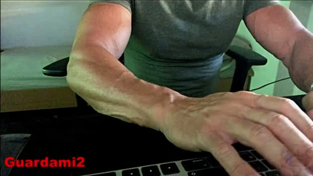 guardami2 21-06-2026 Male Cap striptease naked bigtoys beauty