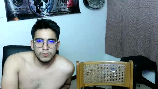 AxelNova 23-06-2026 Male Cap fuckme bicurious fuckher kissing