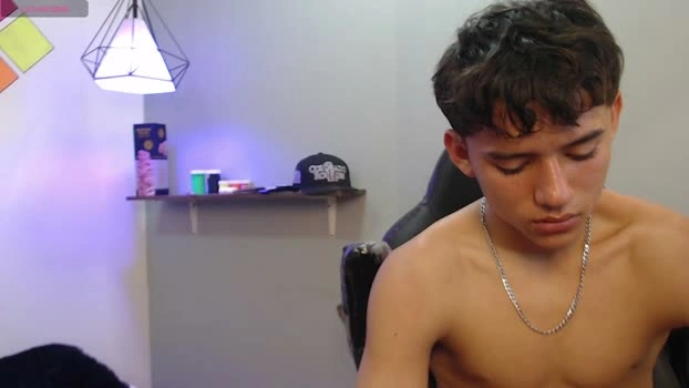 Ryan_grayx 30-06-2026 Male Cap Cam skinny spanking sexymale