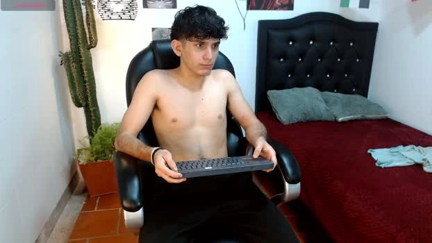 billy_wildd 09-07-2026 Male Cap kissing bigtoys Download striptease