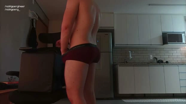 rodrigoeng_ 10-07-2026 Male Cap Topless beauty playtime analtoy